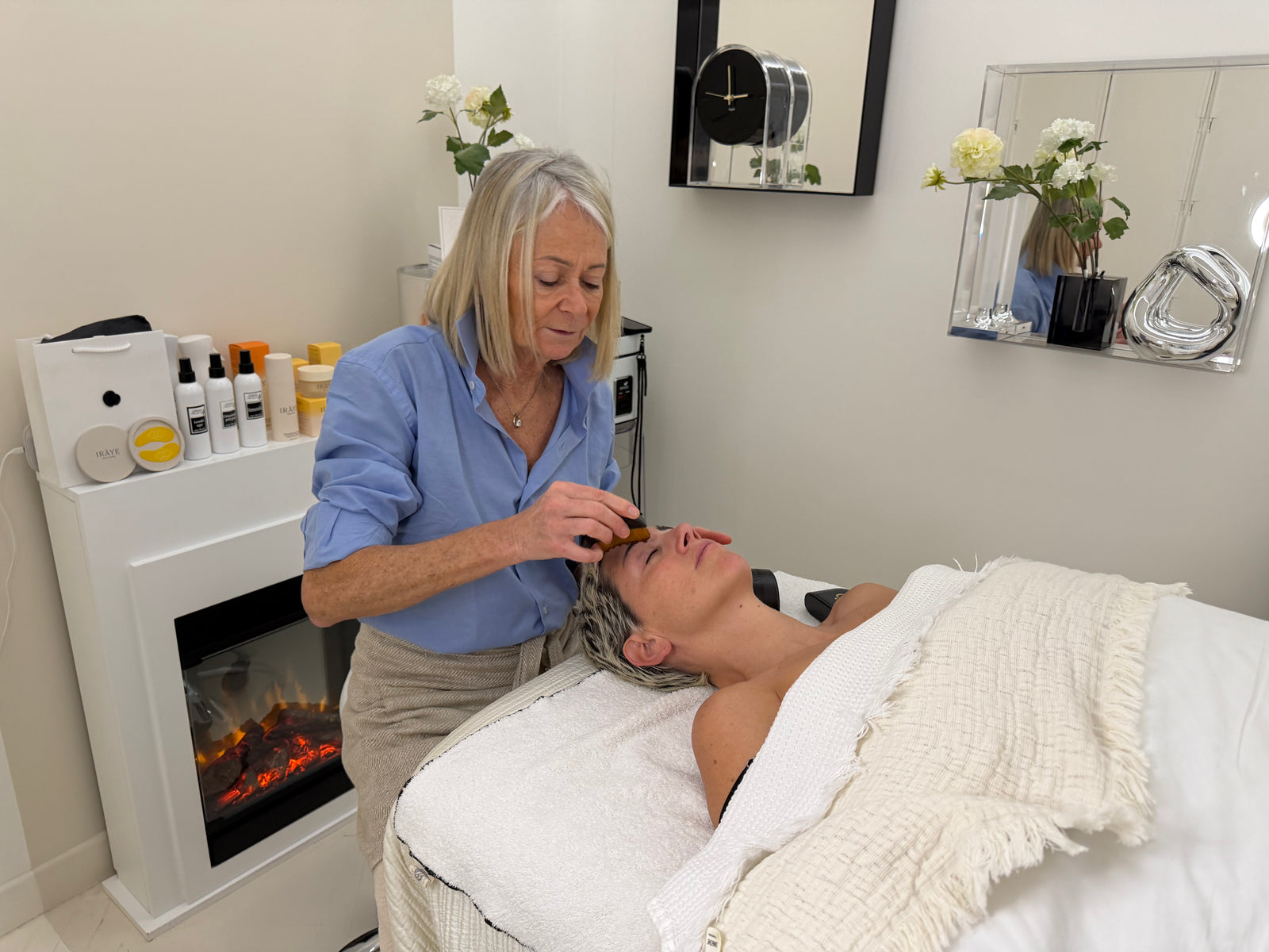 The Ultimate Facial Lymphatic Brushing Guide with Marine Guillou Doré